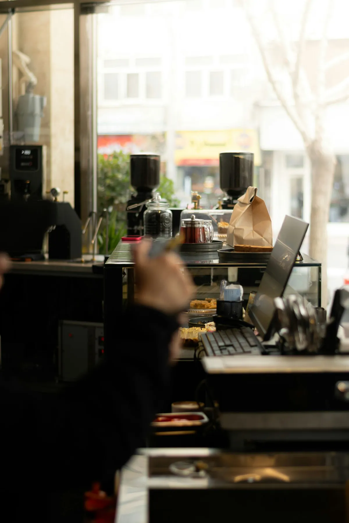 Building a Strong Workplace Culture: Strategies for Engaging Your Coffee Shop Team